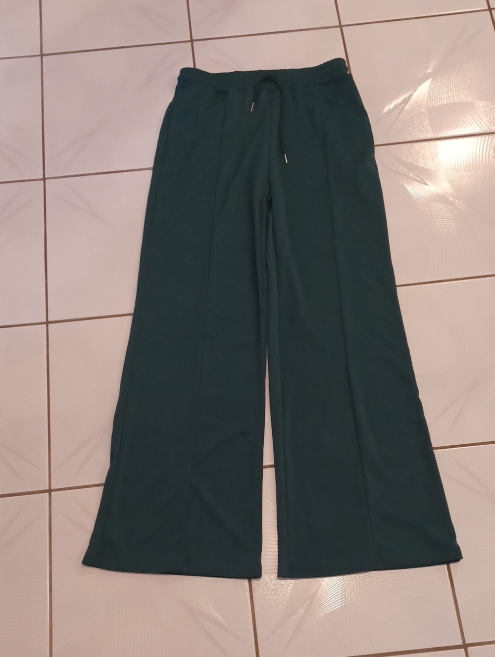 4/$80 Green Wide-Leg Drawstring Pants - Size XL